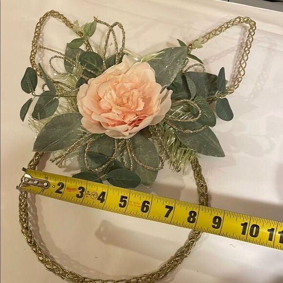 Easter Holiday Wreath, with Blue Bunny and Sign. - Picture 10 of 10